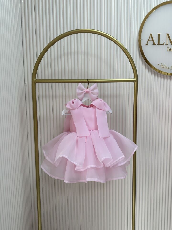 Mila Pembe Doğum günü elbisesi